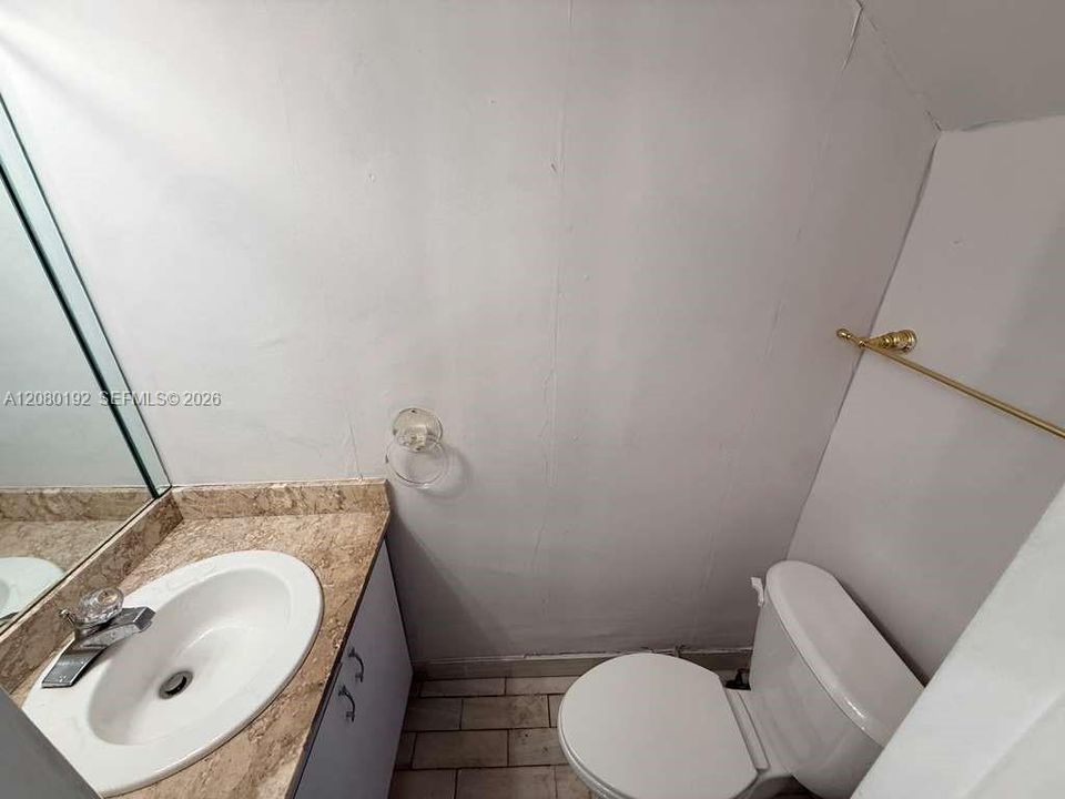 For Rent: $1,730 (1 beds, 1 baths, 745 Square Feet)
