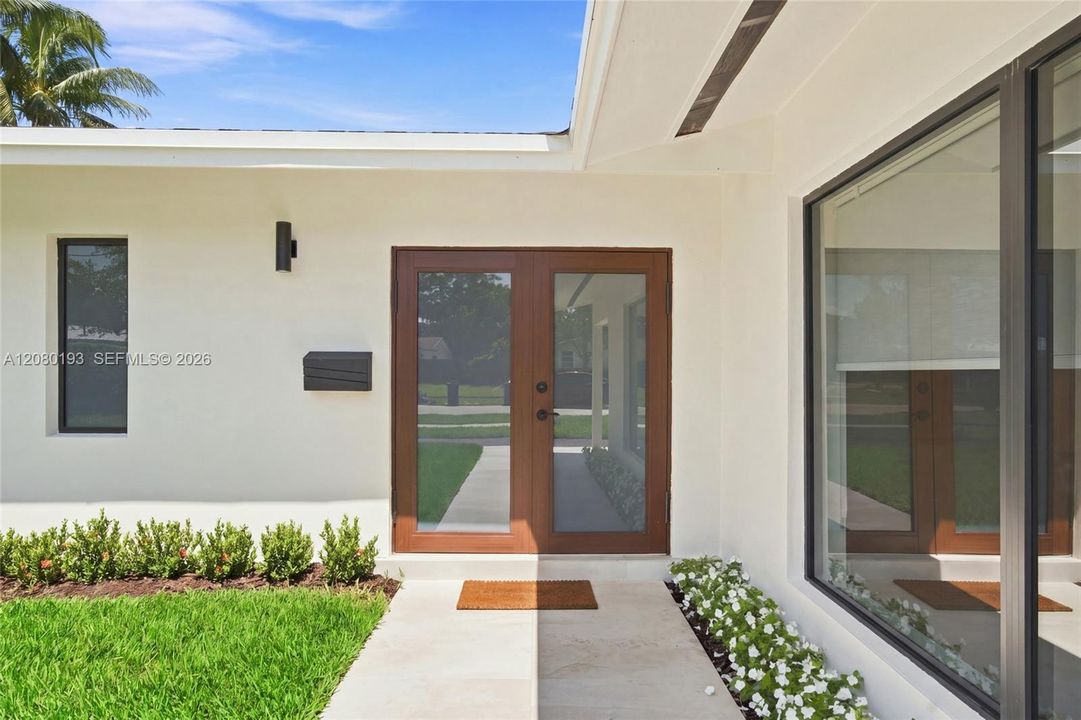 For Sale: $795,000 (4 beds, 2 baths, 1957 Square Feet)