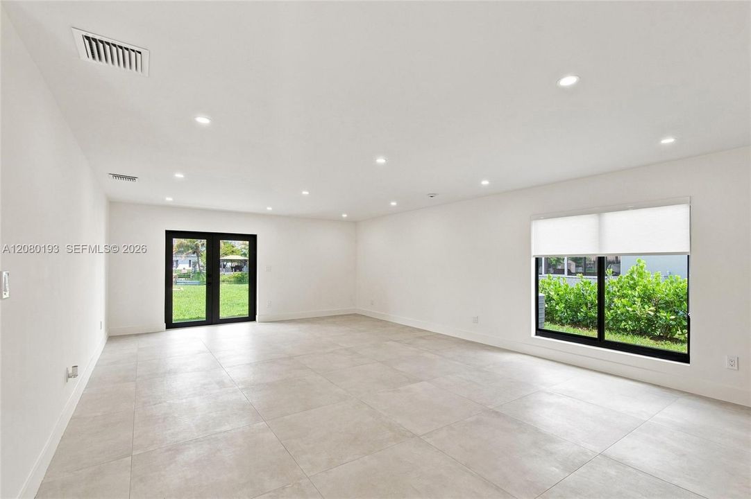 For Sale: $795,000 (4 beds, 2 baths, 1957 Square Feet)