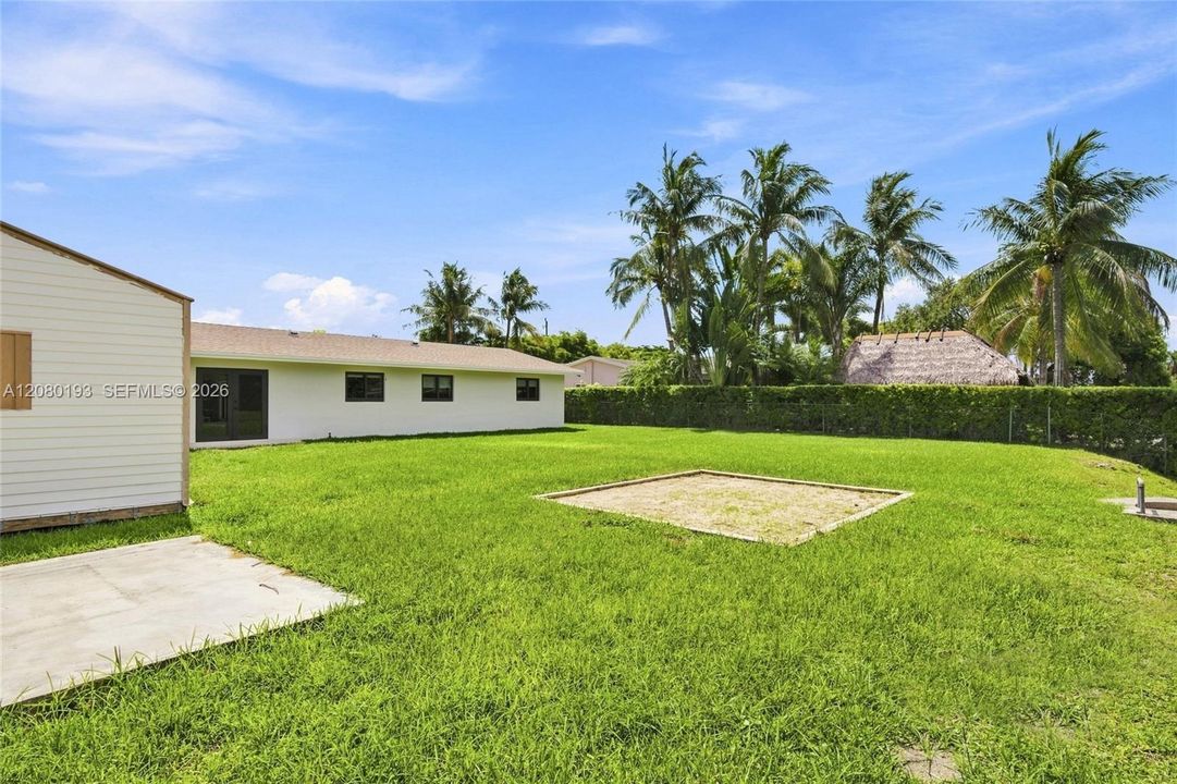 For Sale: $795,000 (4 beds, 2 baths, 1957 Square Feet)