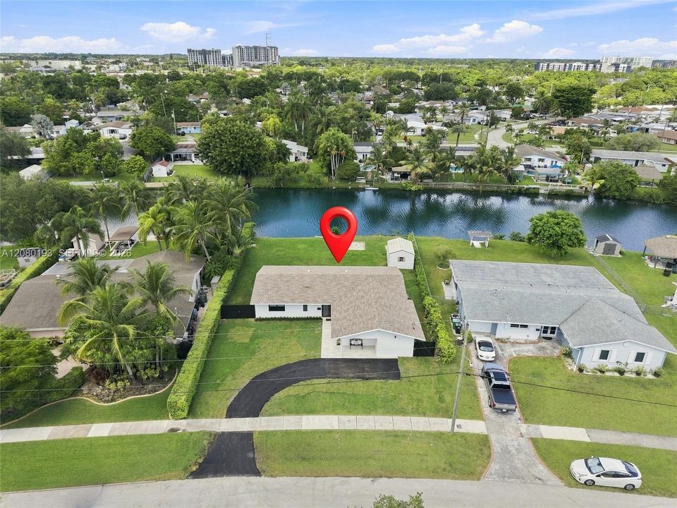 For Sale: $795,000 (4 beds, 2 baths, 1957 Square Feet)