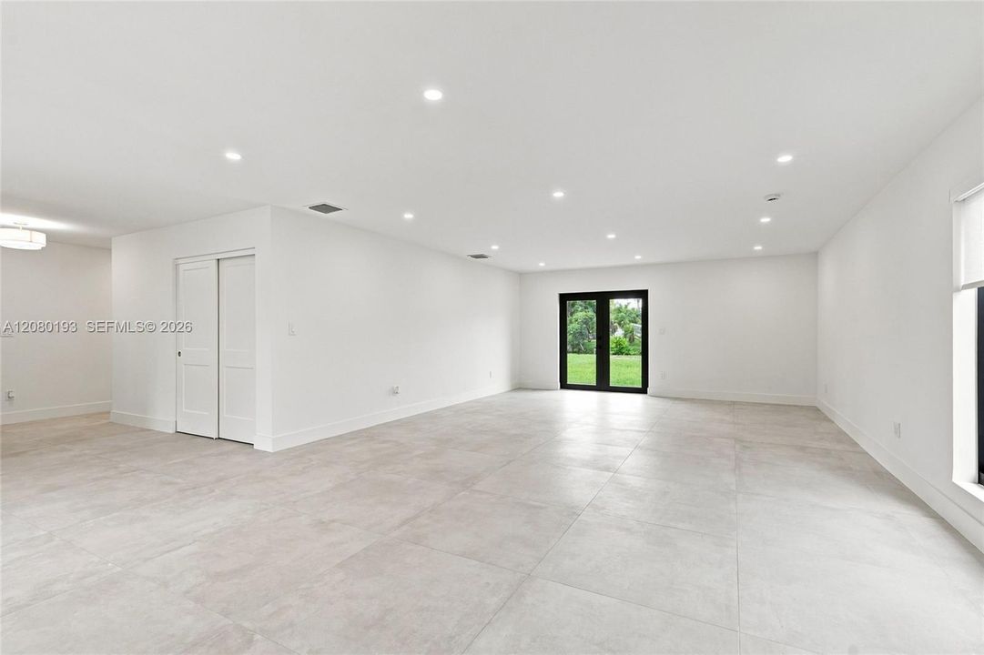 For Sale: $795,000 (4 beds, 2 baths, 1957 Square Feet)