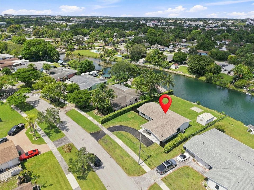 For Sale: $795,000 (4 beds, 2 baths, 1957 Square Feet)