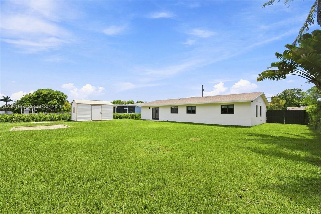 For Sale: $795,000 (4 beds, 2 baths, 1957 Square Feet)