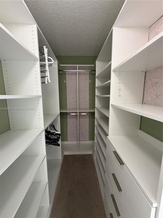 В аренду: $1,400 (1 спален, 2 ванн, 1221 Квадратных фут)