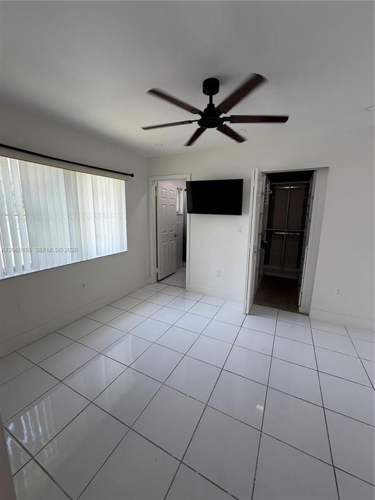 В аренду: $1,400 (1 спален, 2 ванн, 1221 Квадратных фут)