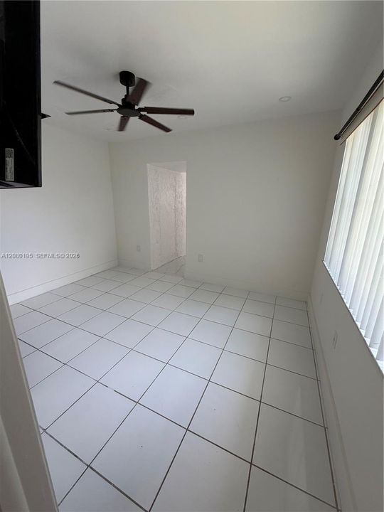 В аренду: $1,400 (1 спален, 2 ванн, 1221 Квадратных фут)