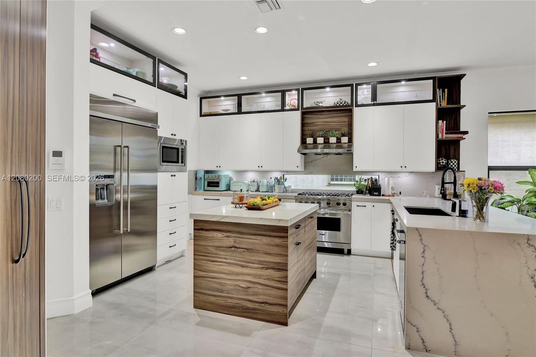 For Sale: $2,220,900 (5 beds, 5 baths, 4331 Square Feet)