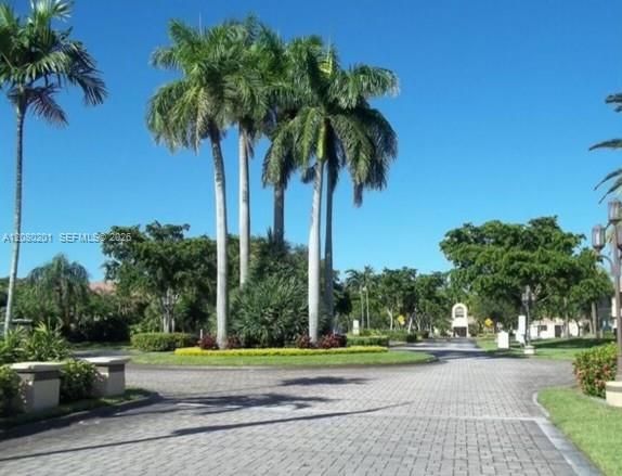 For Rent: $1,800 (1 beds, 1 baths, 620 Square Feet)
