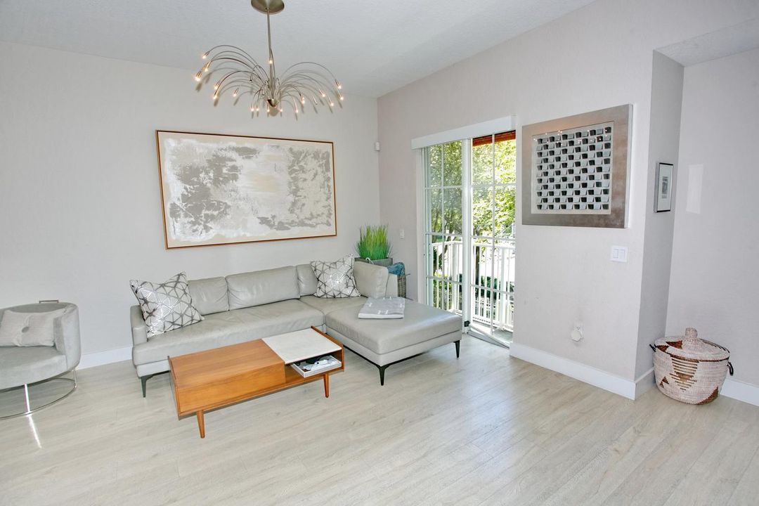 017-022-Living Room-1500x1000