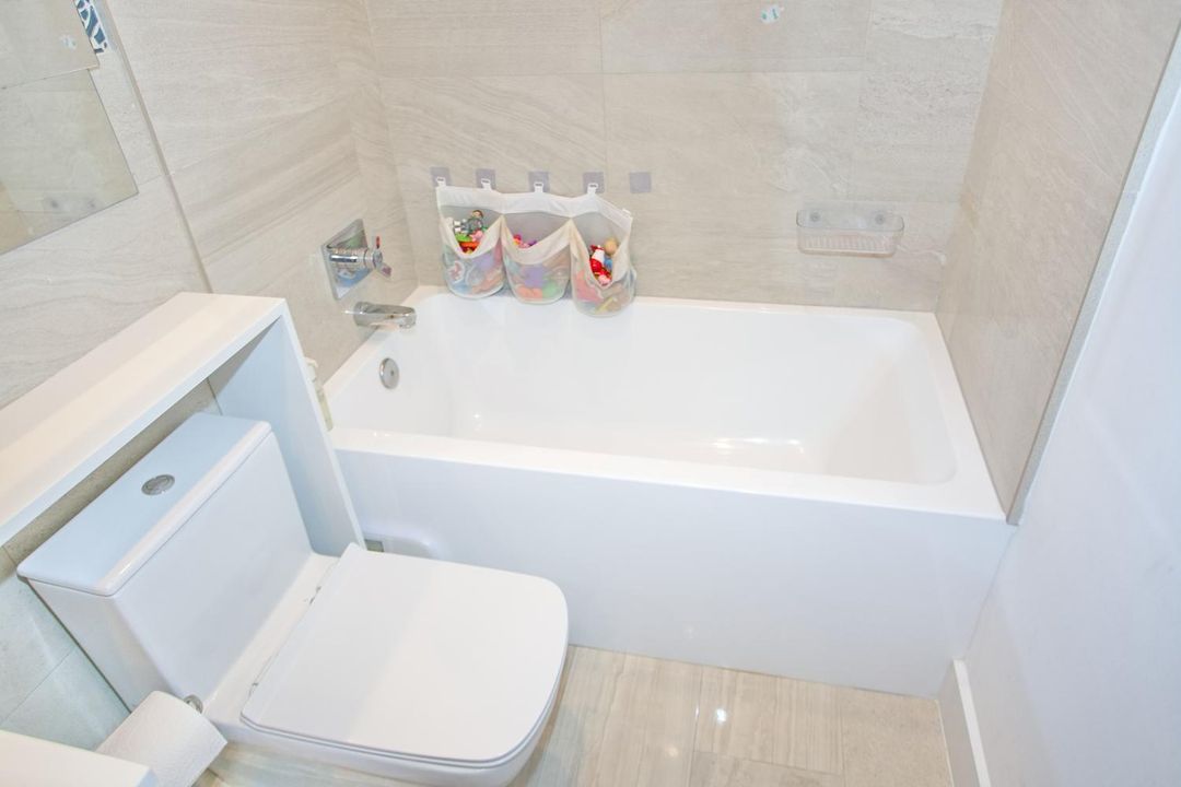 034-028-Master Bathroom-1500x1000