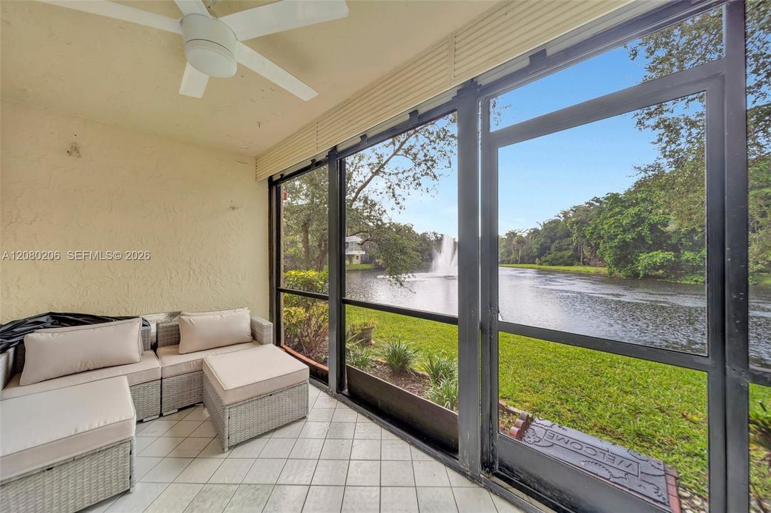 For Sale: $250,000 (1 beds, 2 baths, 1156 Square Feet)