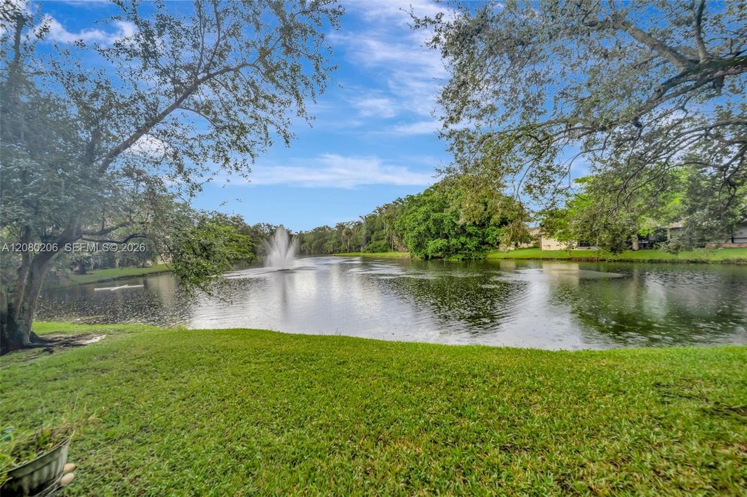 For Sale: $250,000 (1 beds, 2 baths, 1156 Square Feet)