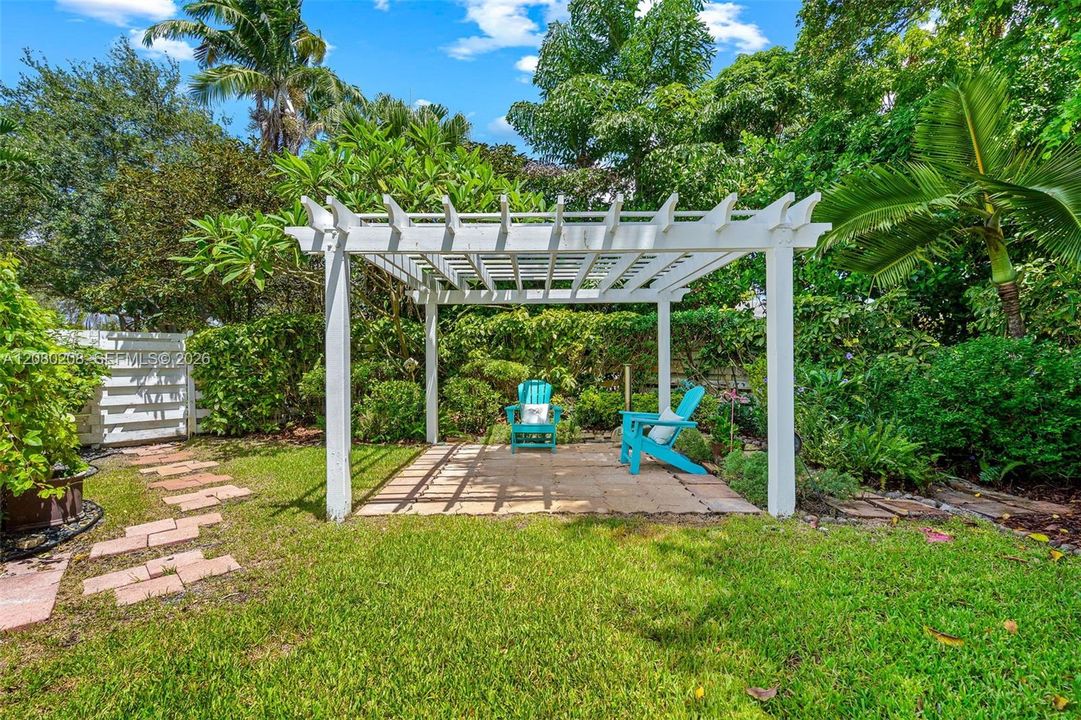 For Sale: $895,000 (4 beds, 2 baths, 2370 Square Feet)