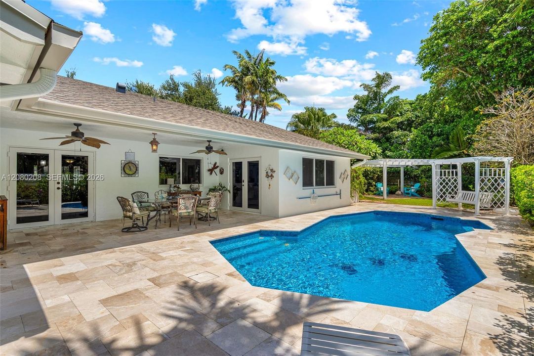 For Sale: $895,000 (4 beds, 2 baths, 2370 Square Feet)
