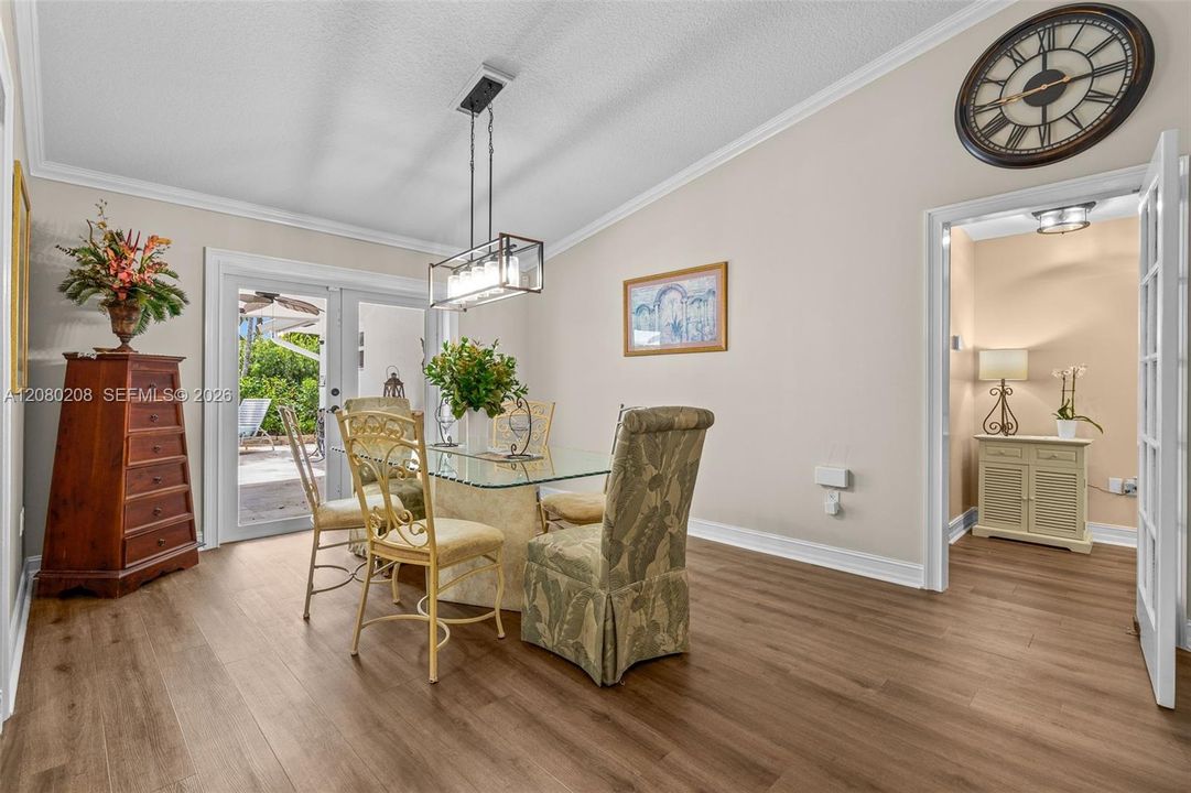 For Sale: $895,000 (4 beds, 2 baths, 2370 Square Feet)