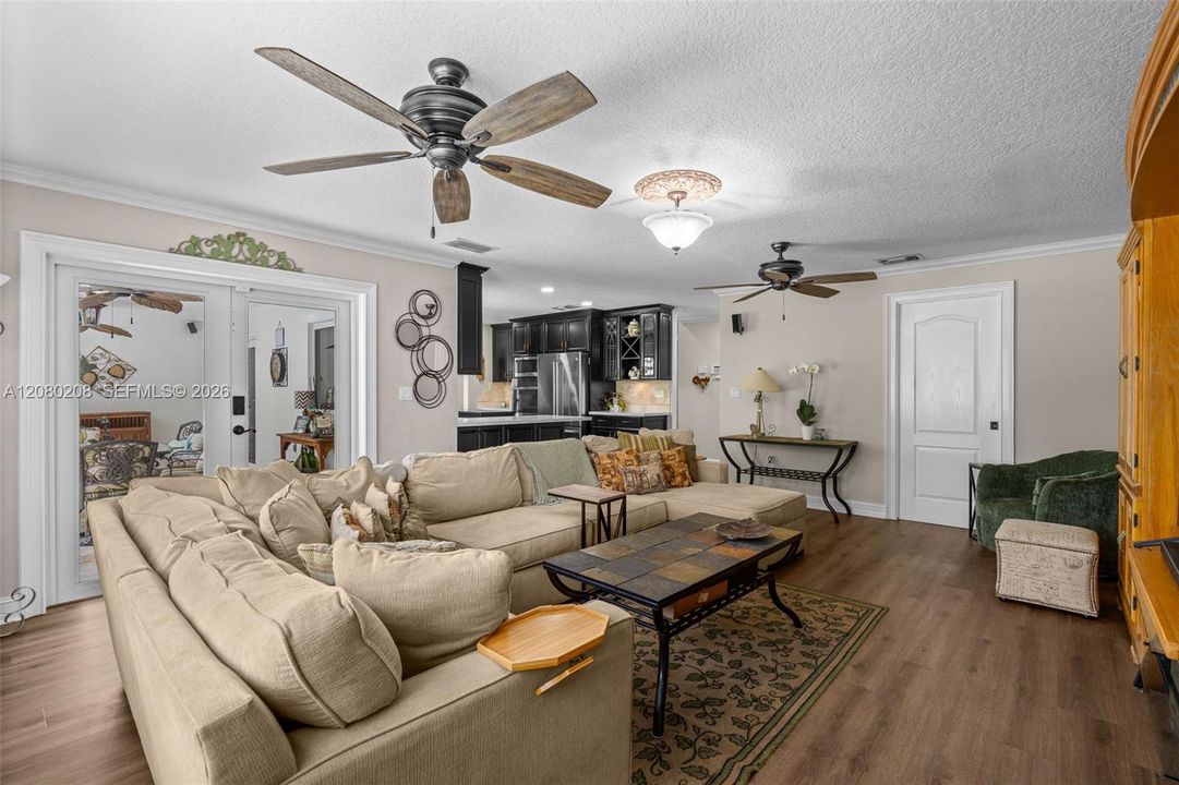 For Sale: $895,000 (4 beds, 2 baths, 2370 Square Feet)
