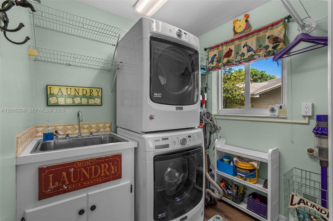 For Sale: $895,000 (4 beds, 2 baths, 2370 Square Feet)