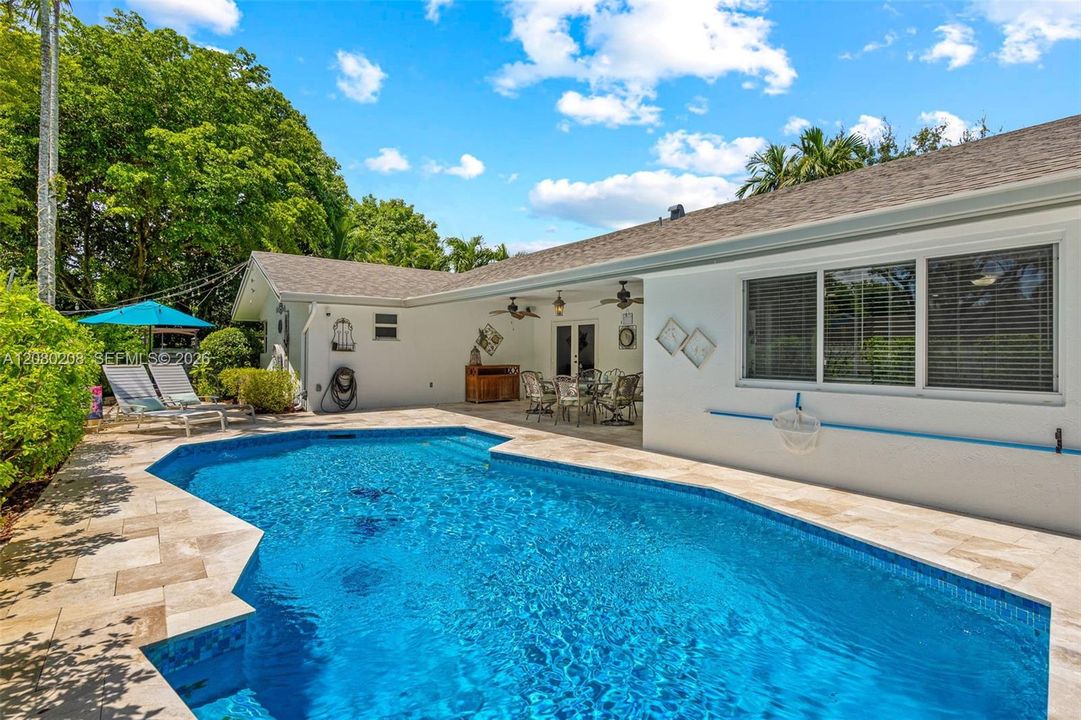 For Sale: $895,000 (4 beds, 2 baths, 2370 Square Feet)