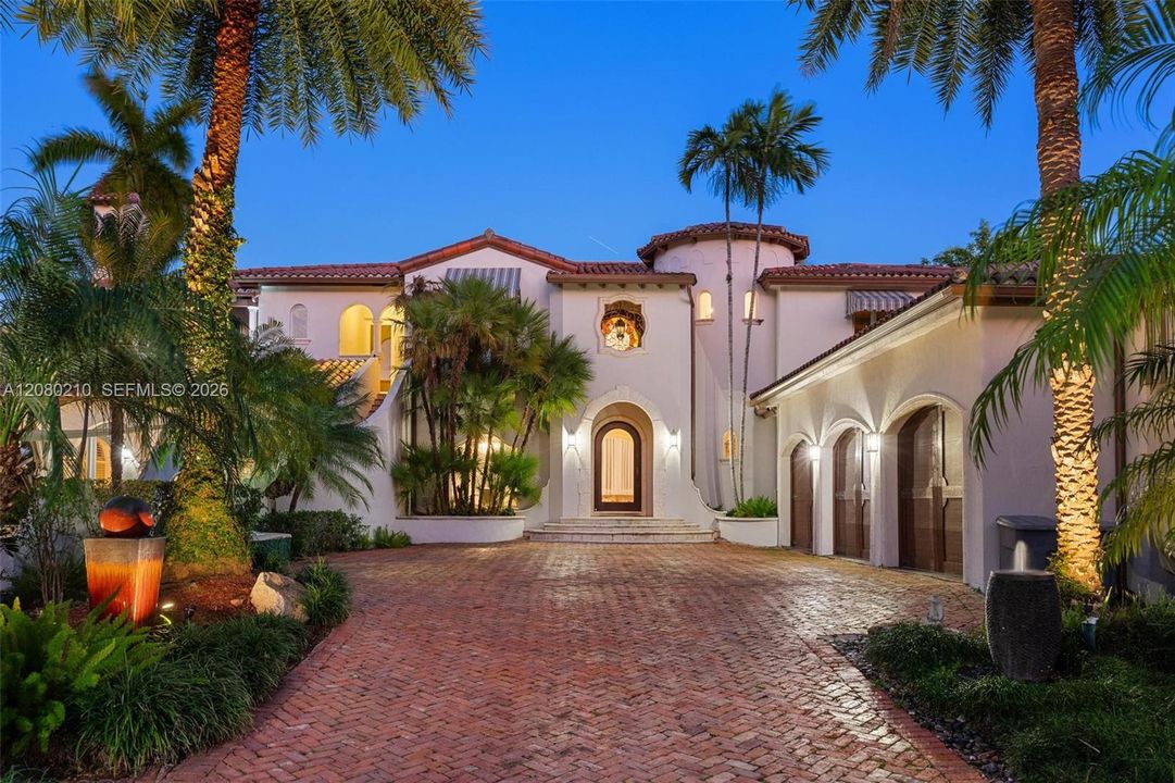 For Sale: $5,999,999 (6 beds, 4 baths, 5457 Square Feet)