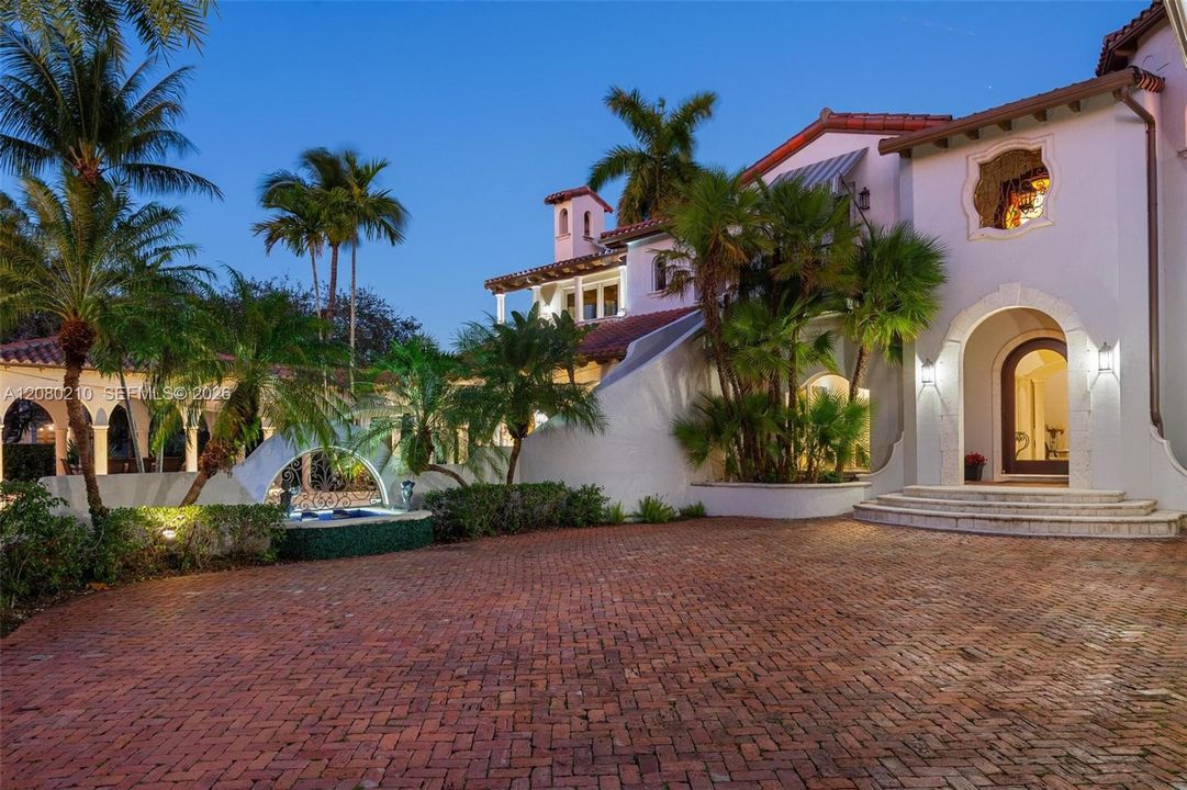 For Sale: $5,999,999 (6 beds, 4 baths, 5457 Square Feet)