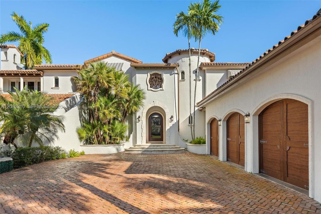 For Sale: $5,999,999 (6 beds, 4 baths, 5457 Square Feet)