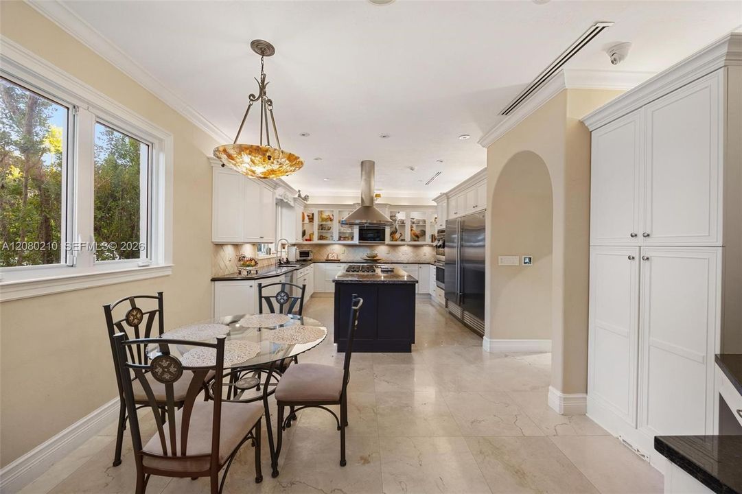 For Sale: $5,999,999 (6 beds, 4 baths, 5457 Square Feet)