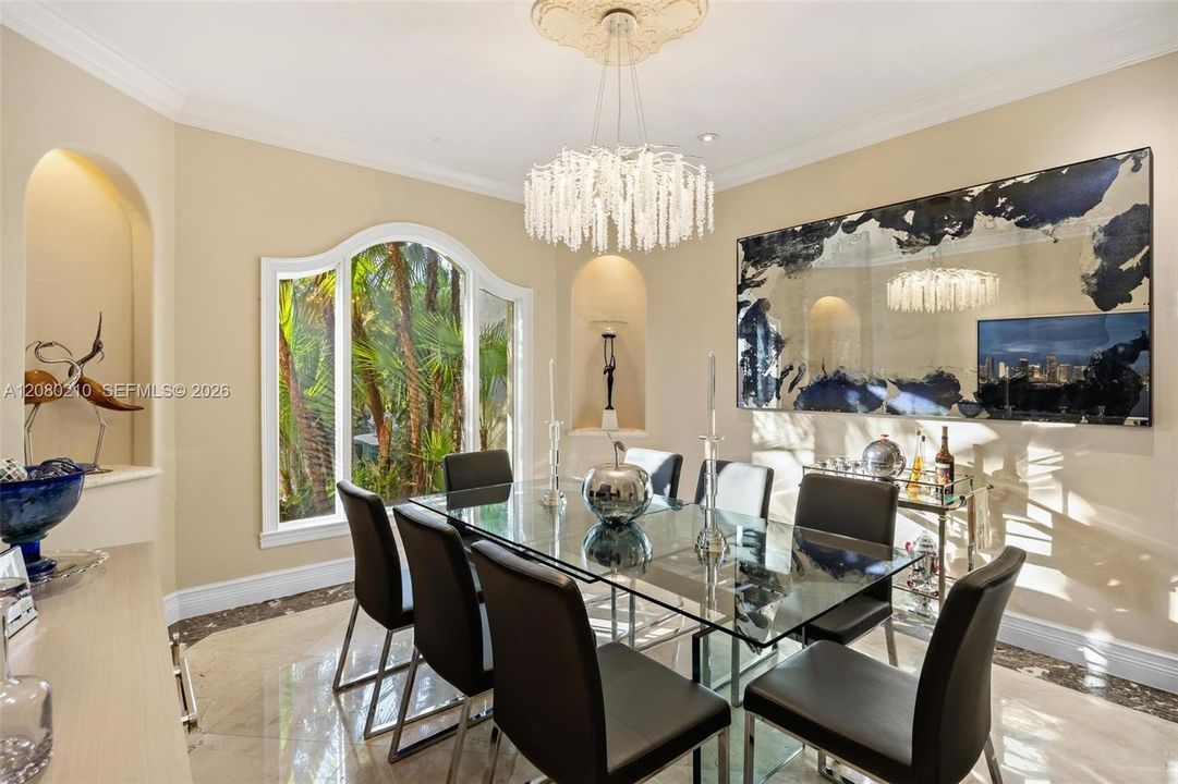 For Sale: $5,999,999 (6 beds, 4 baths, 5457 Square Feet)
