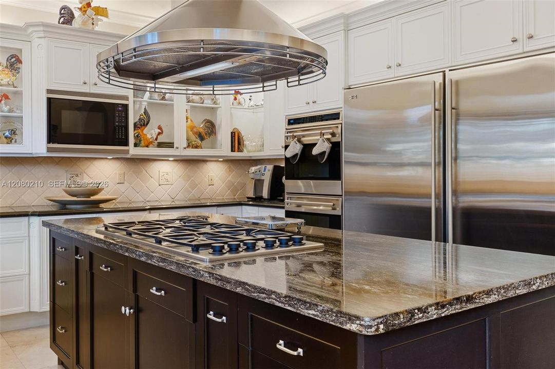 For Sale: $5,999,999 (6 beds, 4 baths, 5457 Square Feet)