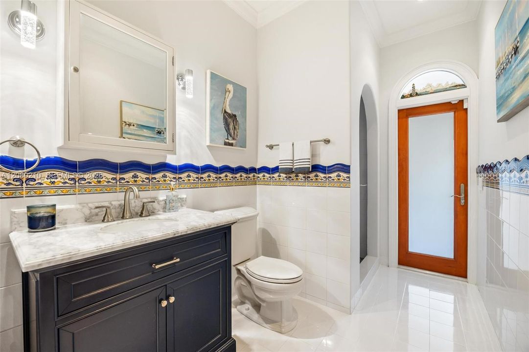 For Sale: $5,999,999 (6 beds, 4 baths, 5457 Square Feet)