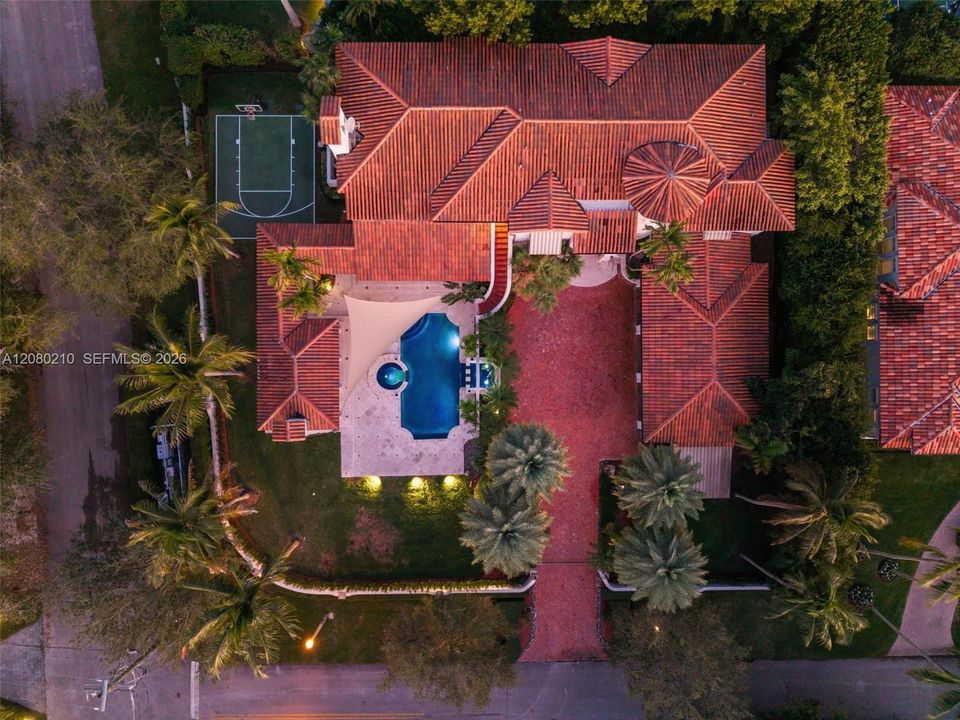 For Sale: $5,999,999 (6 beds, 4 baths, 5457 Square Feet)