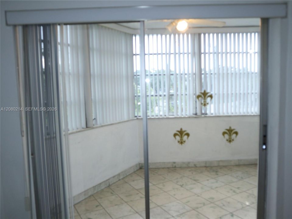 На продажу: $199,900 (2 спален, 2 ванн, 1000 Квадратных фут)