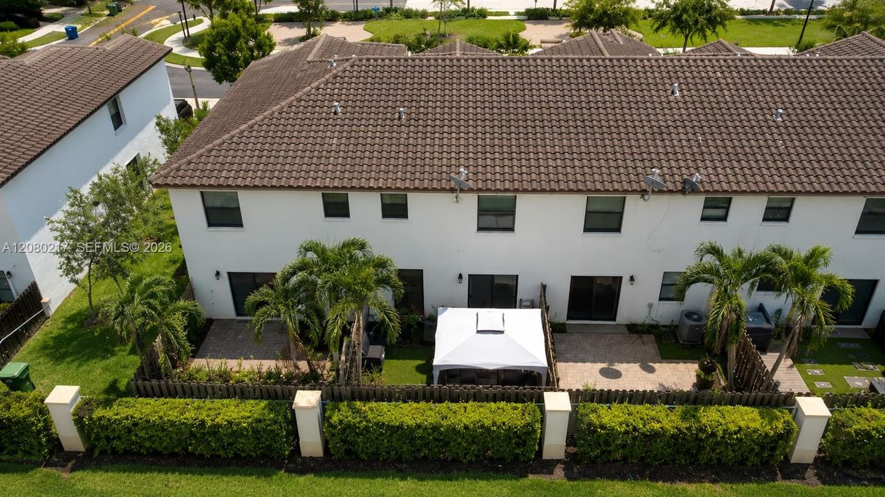 En Venta: $660,000 (3 camas, 2 baños, 1680 Pies cuadrados)