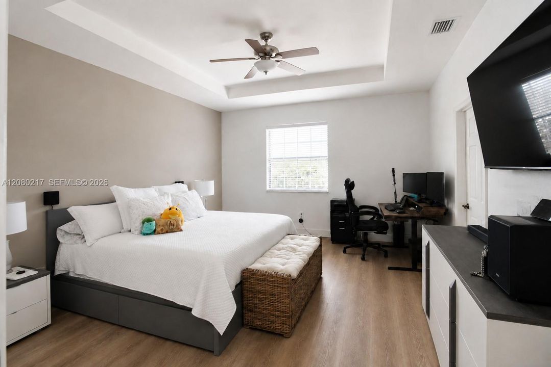 En Venta: $660,000 (3 camas, 2 baños, 1680 Pies cuadrados)