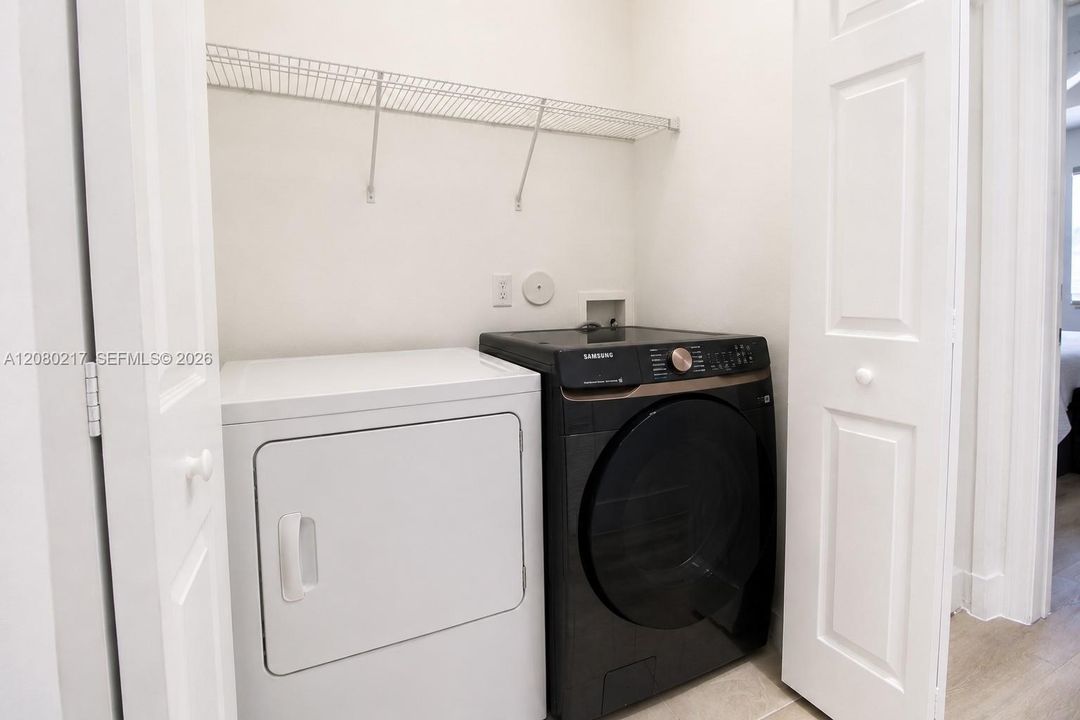En Venta: $660,000 (3 camas, 2 baños, 1680 Pies cuadrados)