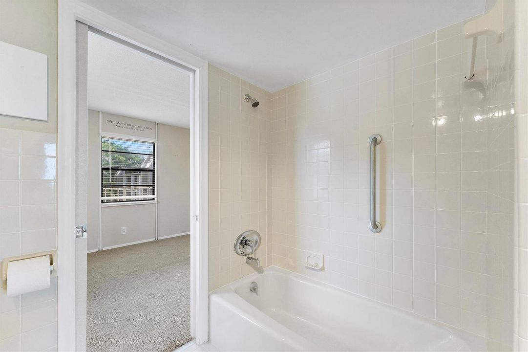 21-501 SW 11th Place Apt 418_021