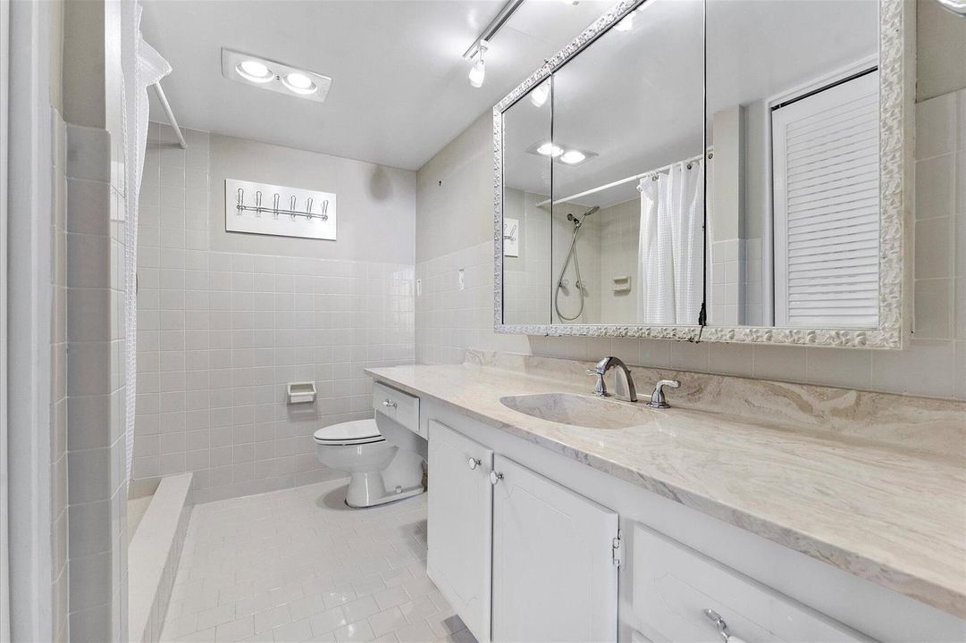 14-501 SW 11th Place Apt 418_014