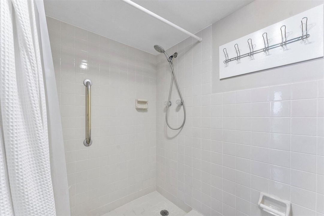 15-501 SW 11th Place Apt 418_015