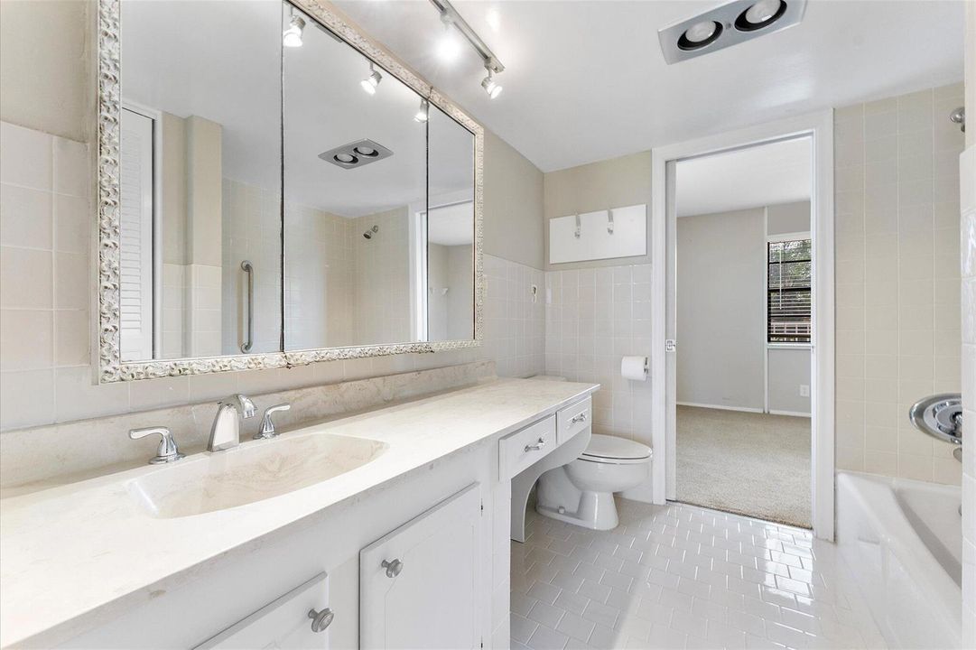 20-501 SW 11th Place Apt 418_020