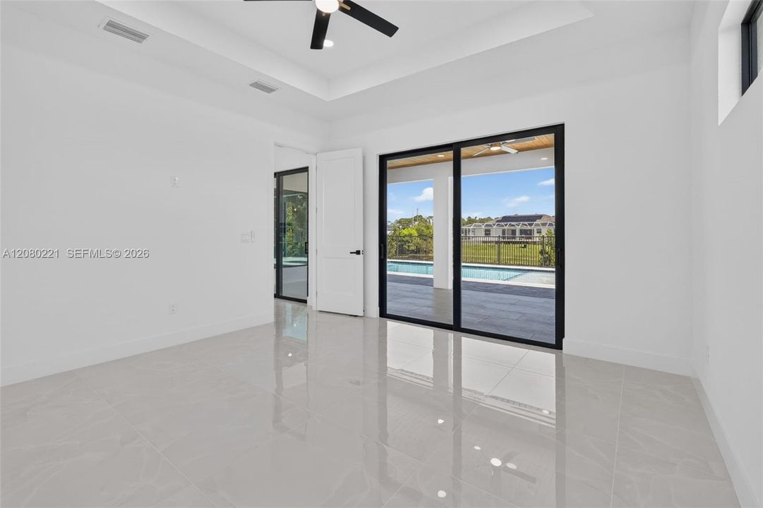 For Sale: $599,900 (3 beds, 3 baths, 2002 Square Feet)
