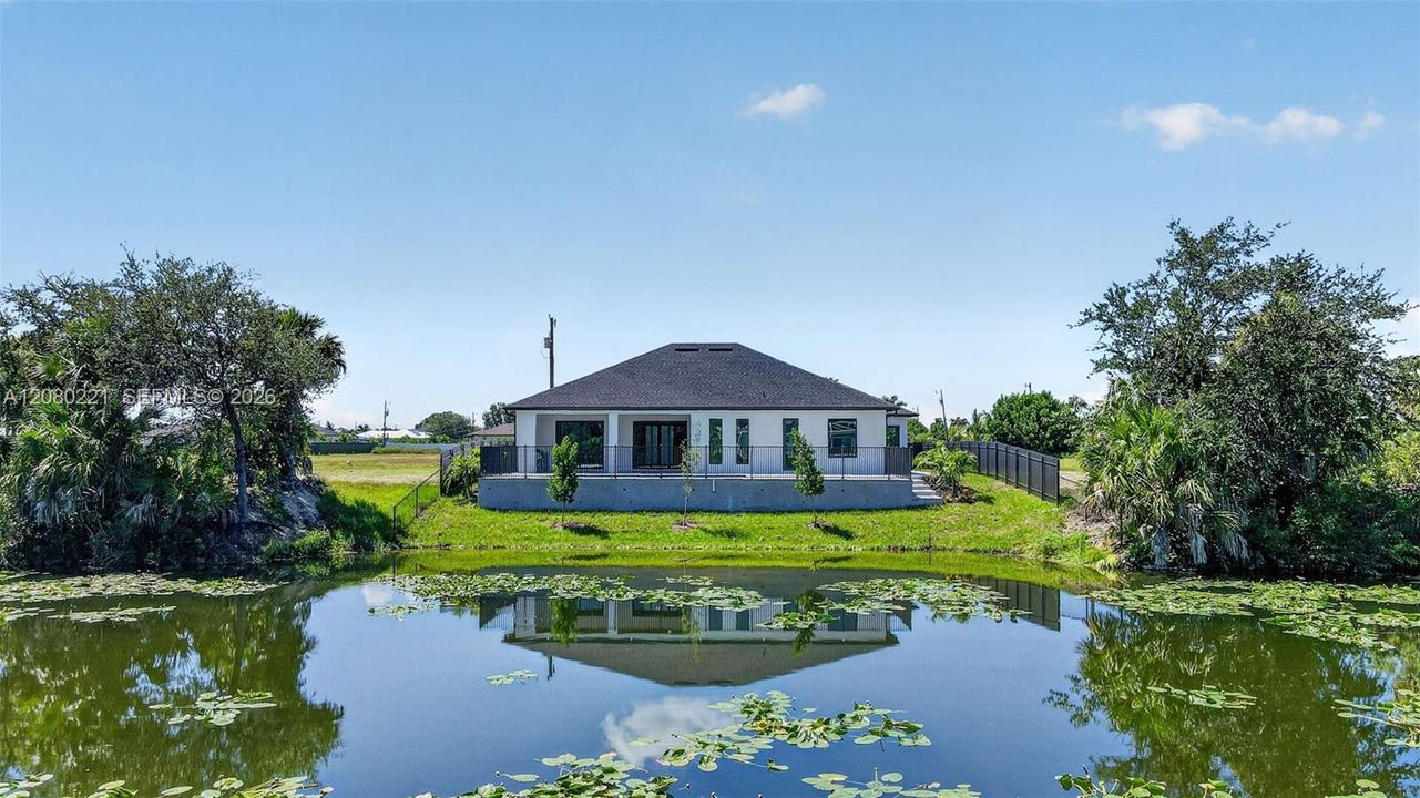 For Sale: $599,900 (3 beds, 3 baths, 2002 Square Feet)