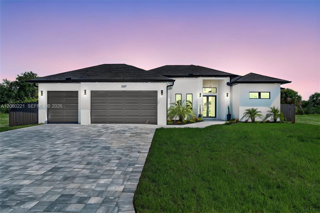 For Sale: $599,900 (3 beds, 3 baths, 2002 Square Feet)