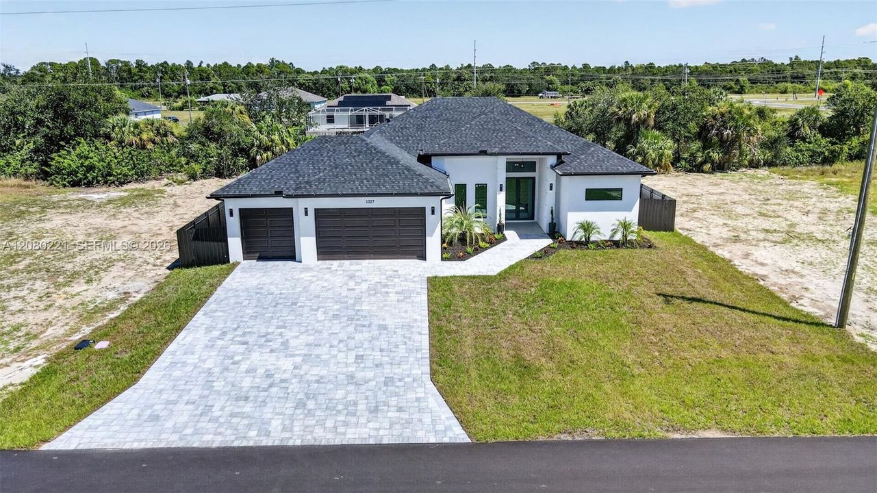 For Sale: $599,900 (3 beds, 3 baths, 2002 Square Feet)