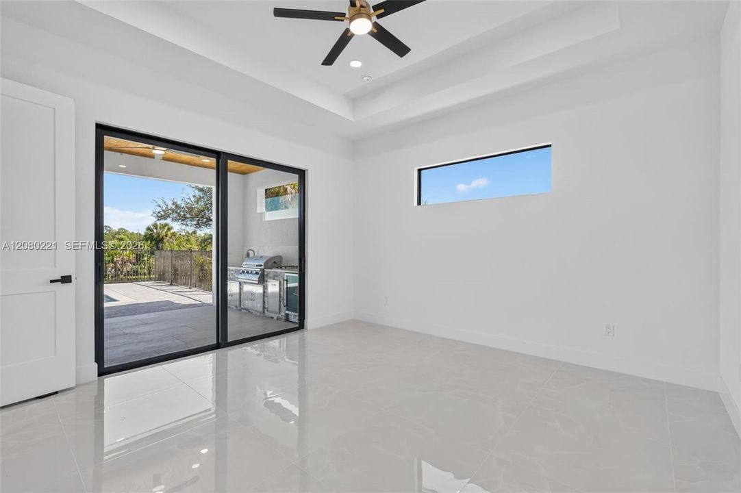 For Sale: $599,900 (3 beds, 3 baths, 2002 Square Feet)