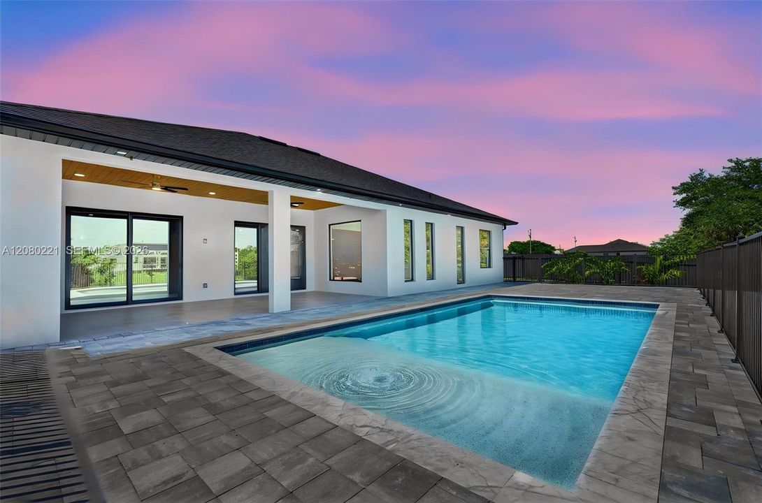 For Sale: $599,900 (3 beds, 3 baths, 2002 Square Feet)