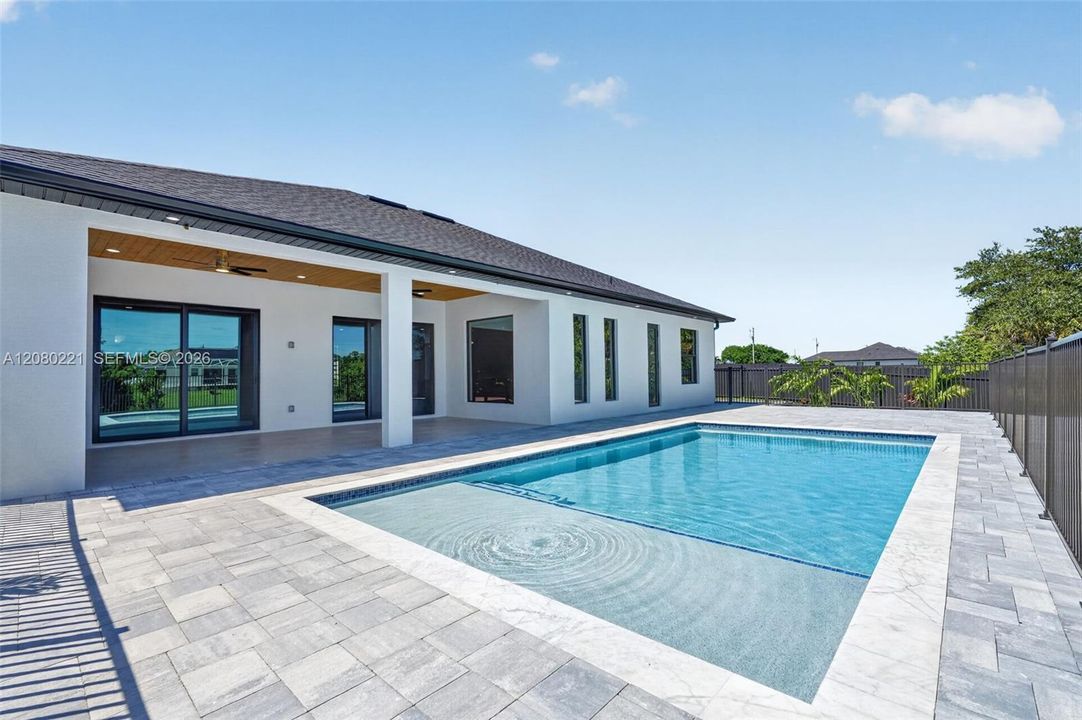 For Sale: $599,900 (3 beds, 3 baths, 2002 Square Feet)