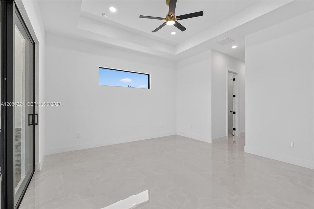 For Sale: $599,900 (3 beds, 3 baths, 2002 Square Feet)