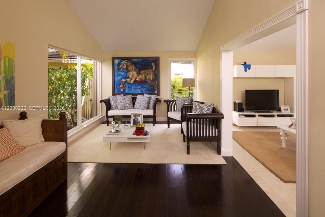For Rent: $9,250 (4 beds, 3 baths, 2309 Square Feet)
