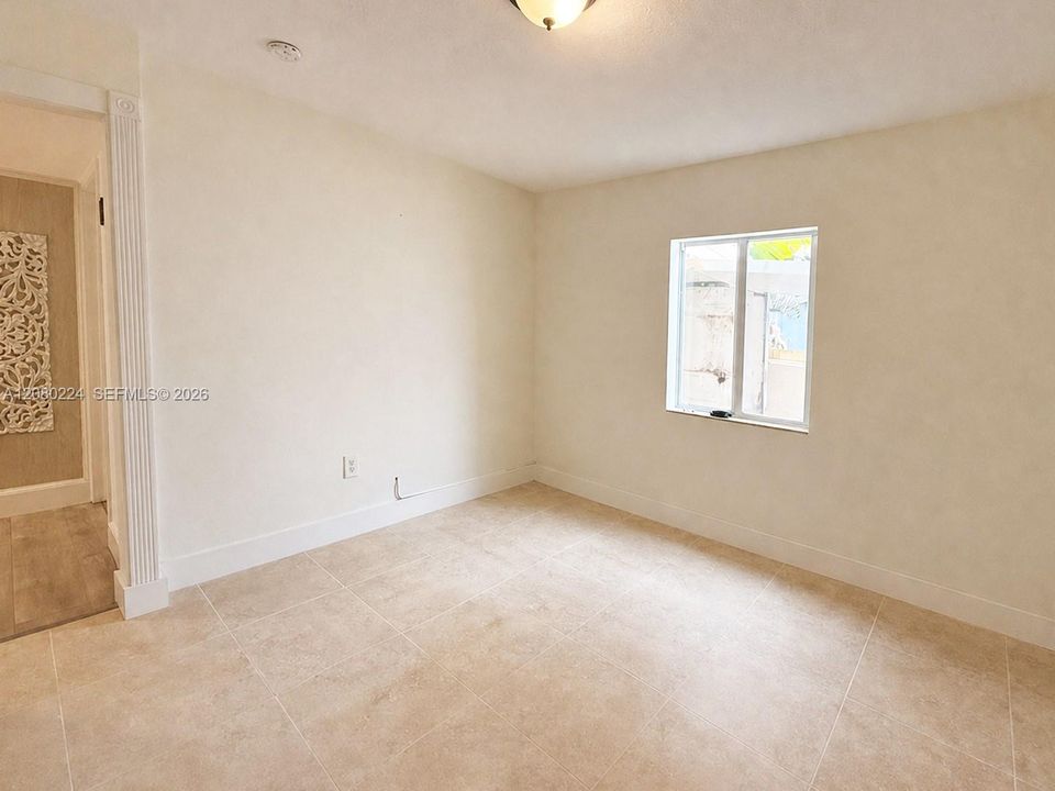 В аренду: $4,000 (4 спален, 2 ванн, 1358 Квадратных фут)