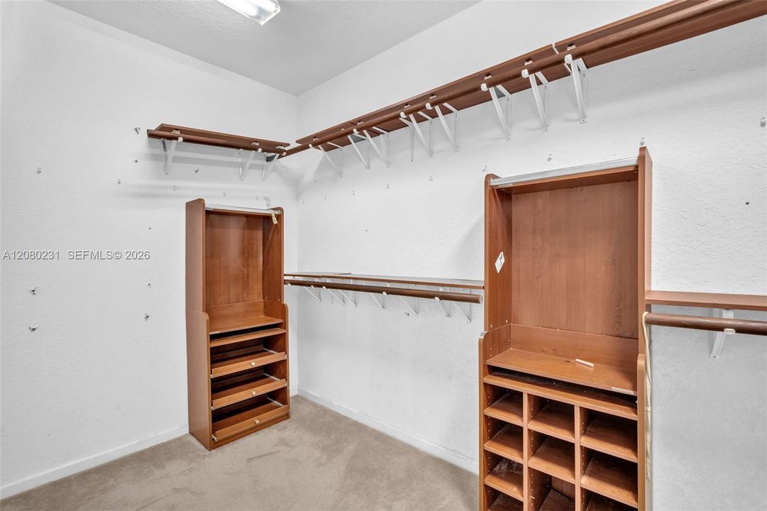 На продажу: $799,999 (5 спален, 4 ванн, 3894 Квадратных фут)
